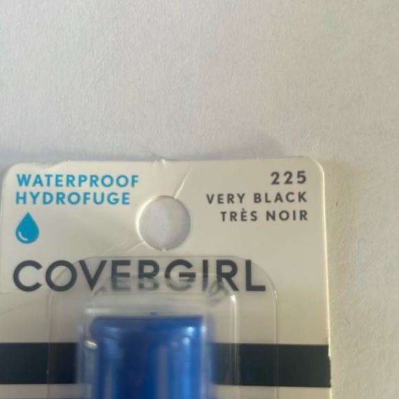 Covergirl Professional 3-in-1 Curved Brush Mascara, 225 black noir volum… - Picture 6 of 8